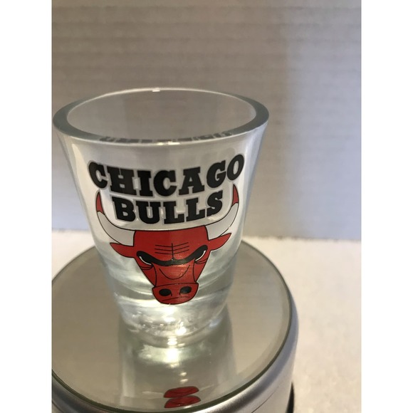 Chicago Bulls Shot Glass Red Black White Logo Hunter Barware NBA Basket… - Picture 5 of 7